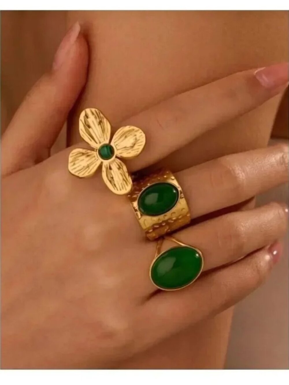 Green stone ring Q1029